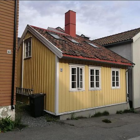 Sjarmerende Historisk Leilighet Midt I Tromso Luaran gambar
